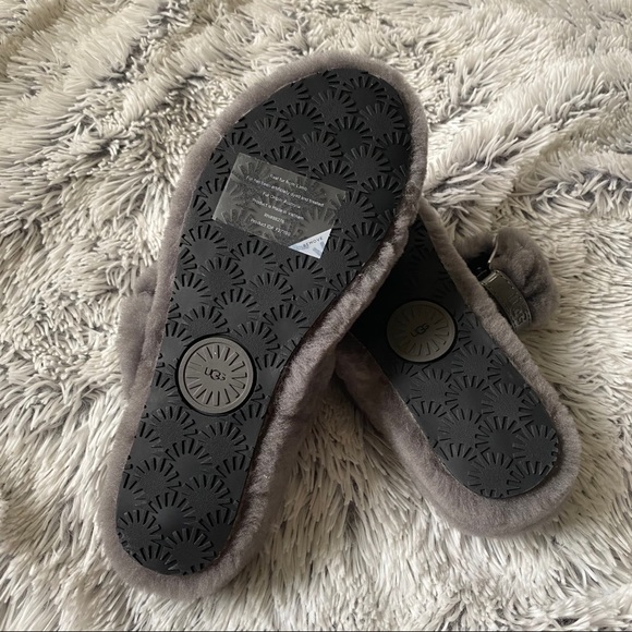 Ugg Fuzz Yeah Slippers - Picture 5 of 5